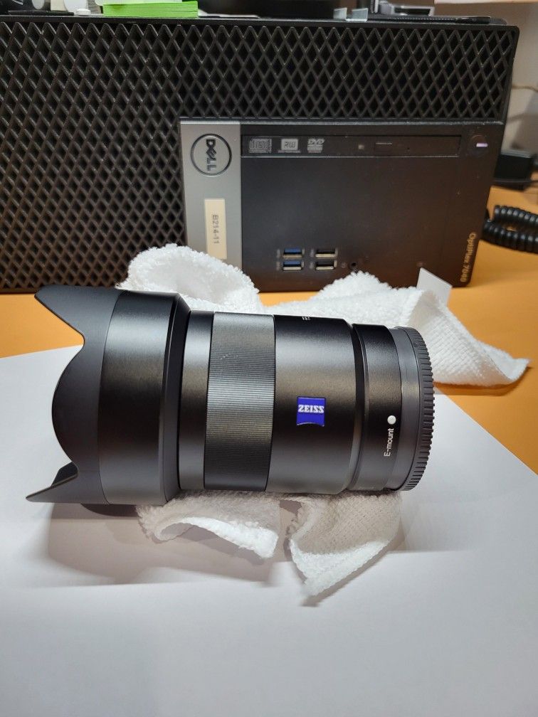 Sony Zeiss FE 55mm 1.8 Camera Lens