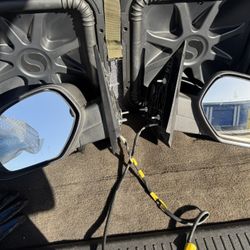 2009 Tahoe Driver and passenger mirrors