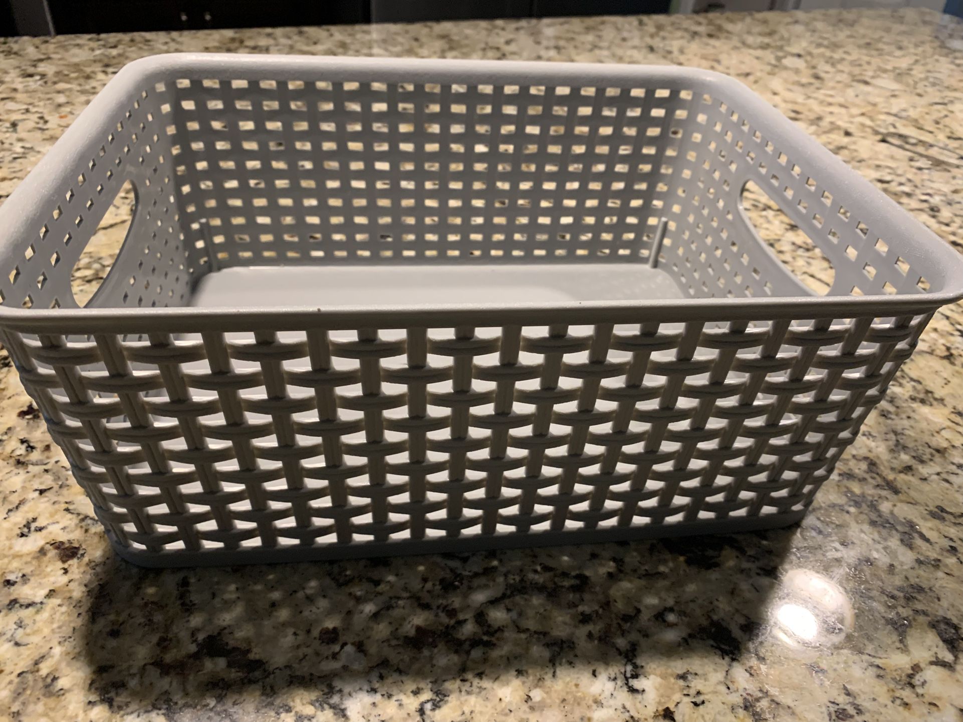 New Large Plastic Weaved Design 10 X 13 X 5 Inches Tall Storage Bin In Gray