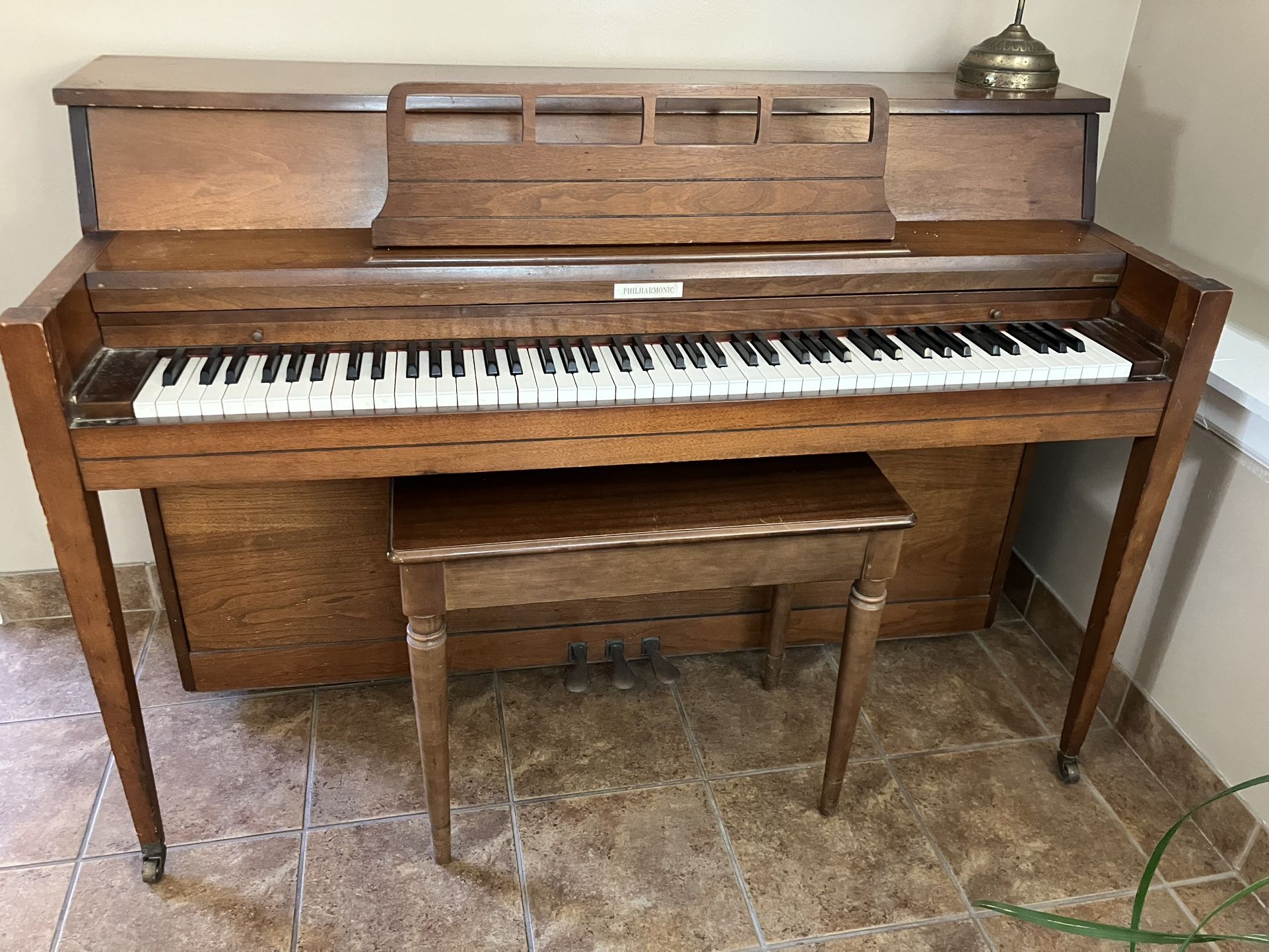 FREE Spinet Piano (Philharmonic) + Bench — Countryside, IL