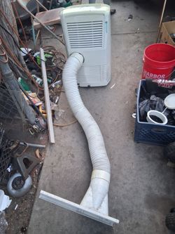 $35 WORKS GREAT!! TRY IT BEFORE YOU BUY IT!! PORTABLE AIR CONDITIONER 12,000 BTU STRONG!! COLD!!