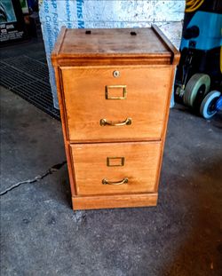FILE CABINET