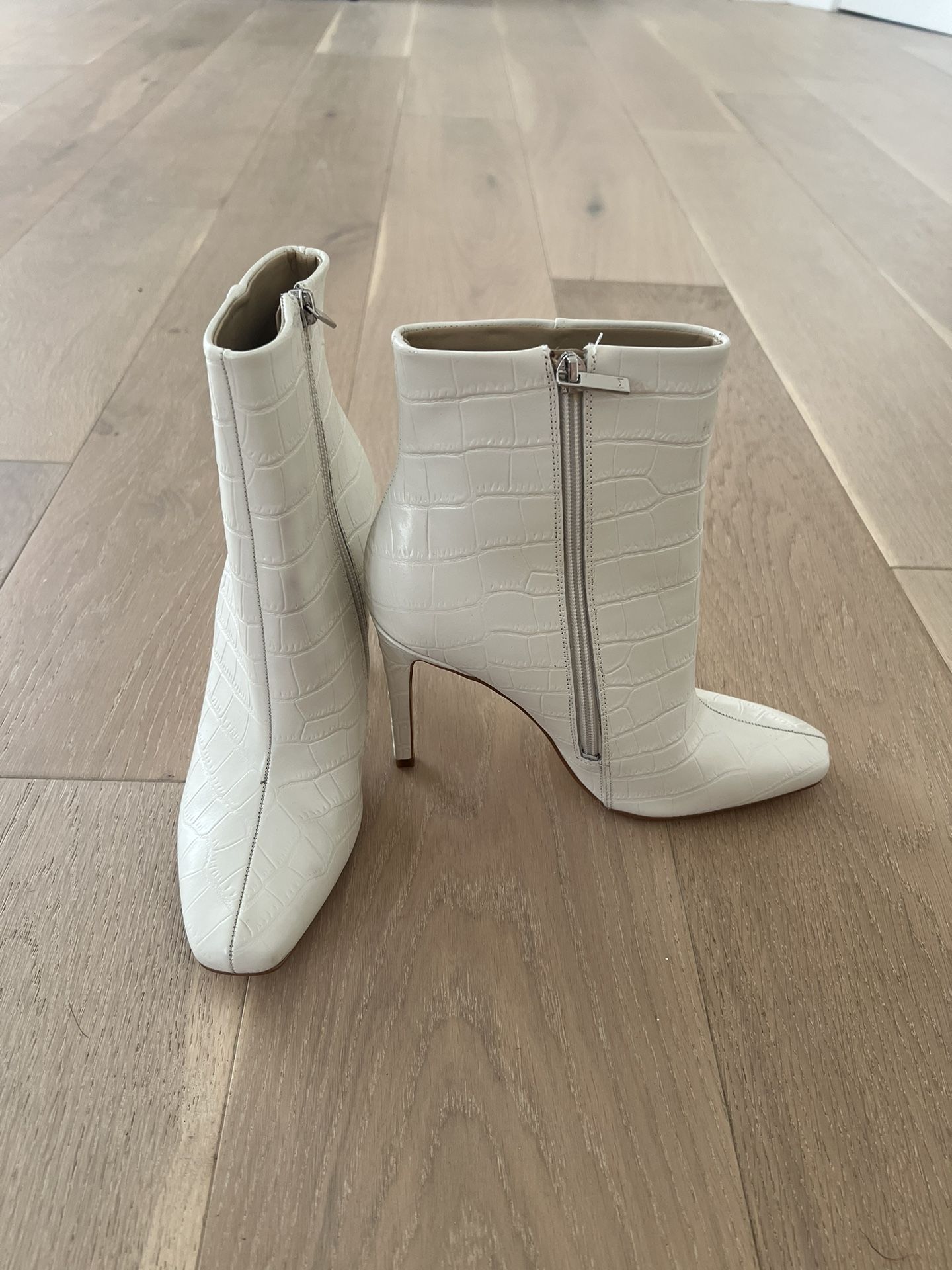 Marc Fisher Women’s Boots Size 8