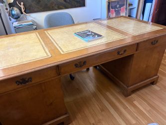 Vintage Hollywood - ROY HUGGINS / GEORGE MONTGOMERY DESK