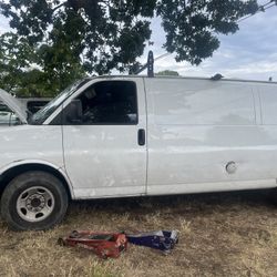 2006 chevy savana parts