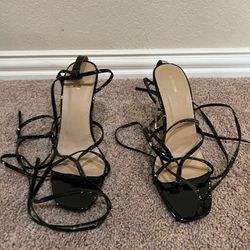 Women Black Heels (Size 9)