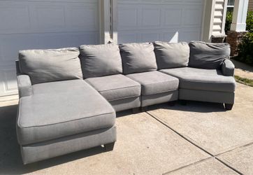 Beautiful Gray Sectional Couch!😍