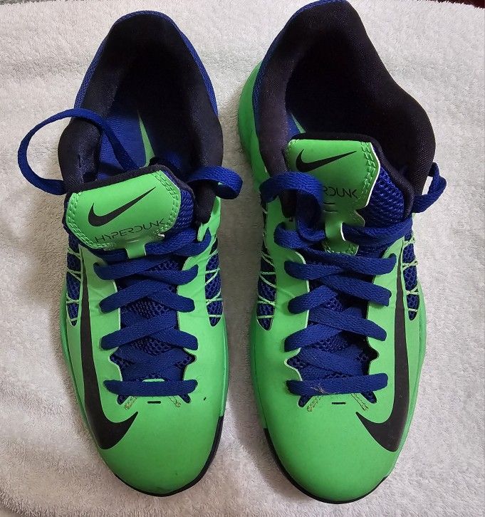 Mens NIKE shoes / size 8.5 / USED / $15