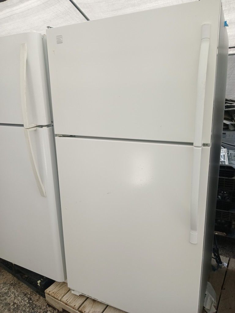 Kenmore Refrigerator Top And Bottom Works Good 👍