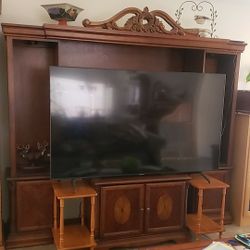 7 Piece Entertainment Center With Glass 