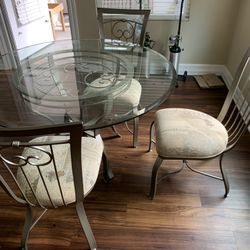 Beautiful Clear Top/Matte Gold Frame Dining Table