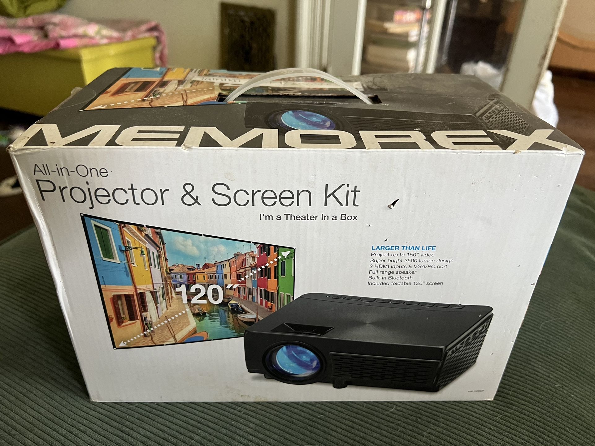 Memorex Projector & Screen Kit