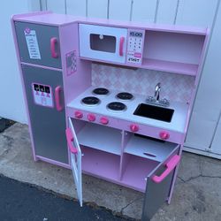 KidKraft Play Kitchen