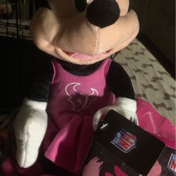 $25 Nfl Original Minnie mouse doll with throw blanket