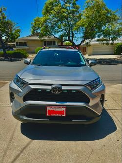 Toyota RAV4 XLE AWD. 2020. Clean title