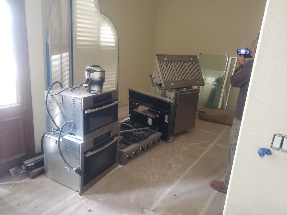 Stainless Steel Appliances Everything Works