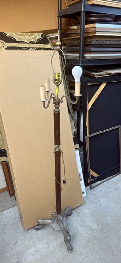Vintage floor lamp candelabra style 4 lights 60” tall