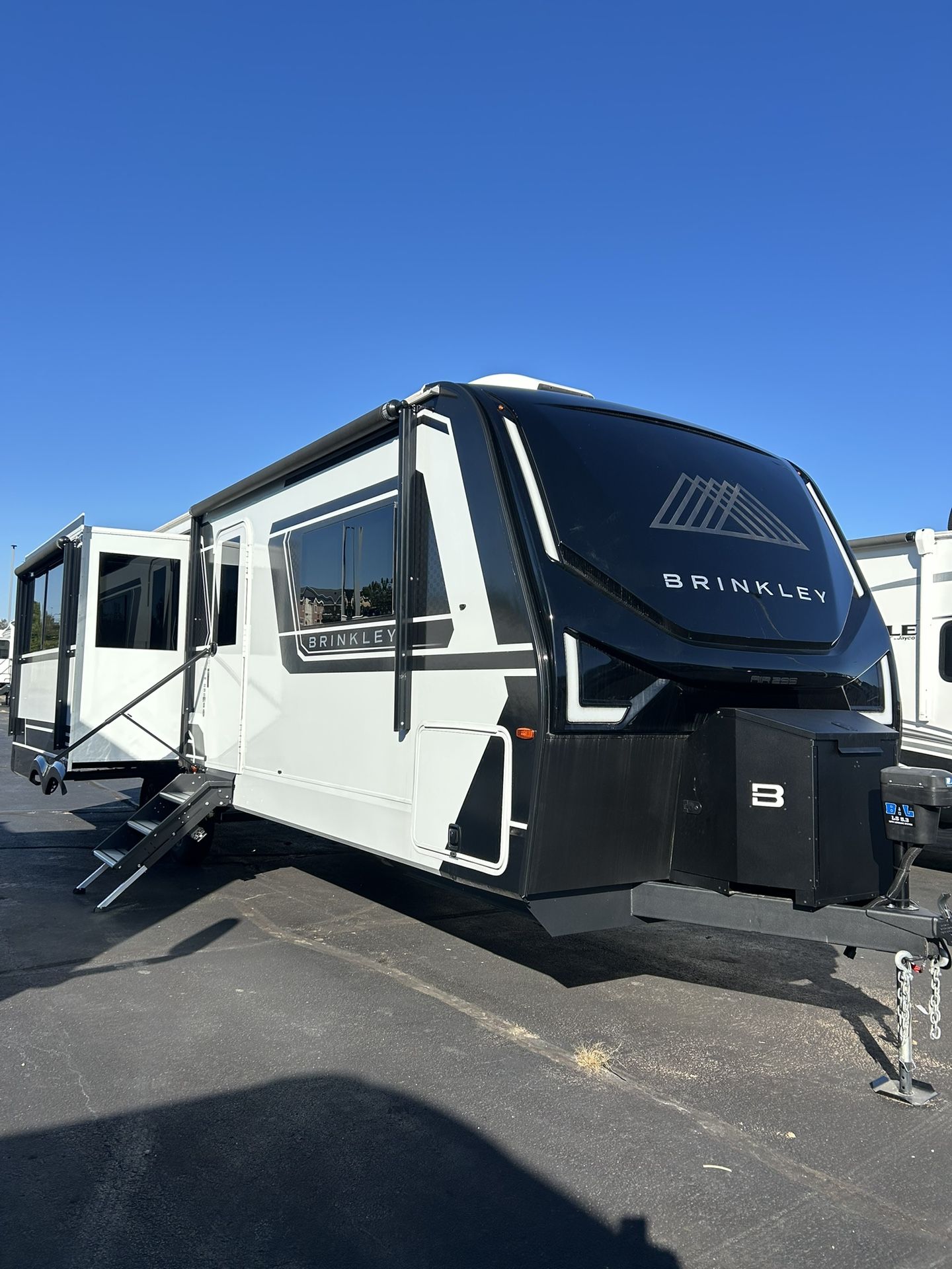 Brinkley Model Z Air 295