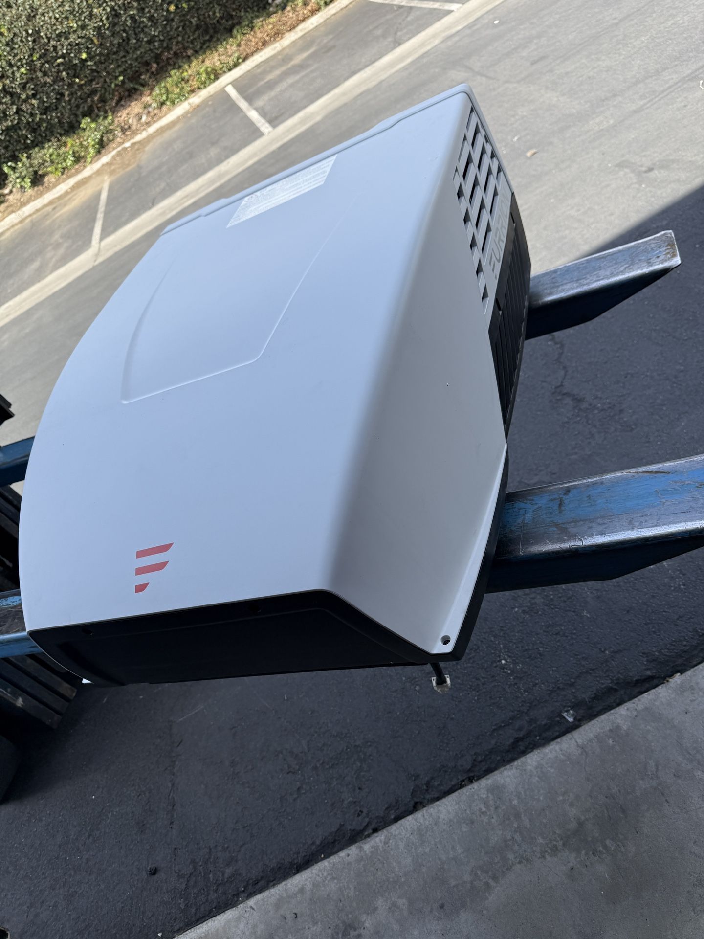 Lippert 20 24 04 26 35 Furrion Chill HE RV Roof Air Conditioner 13.5K BTU White