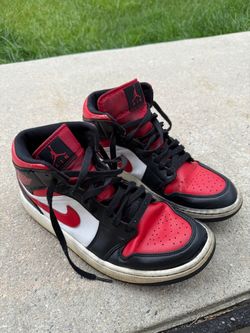 Nike Air Jordan 1 Mid Bred Toe Mens Size 10 Red Black Athletic Shoes Sneakers