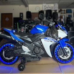 Two Wheel  Kids Ride On  Motorcycle W/training  Wheels