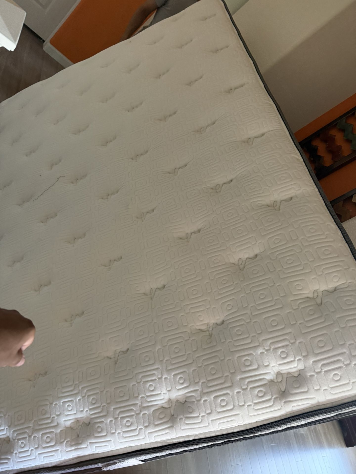 Queen Size Bed And Wood Bed Frame