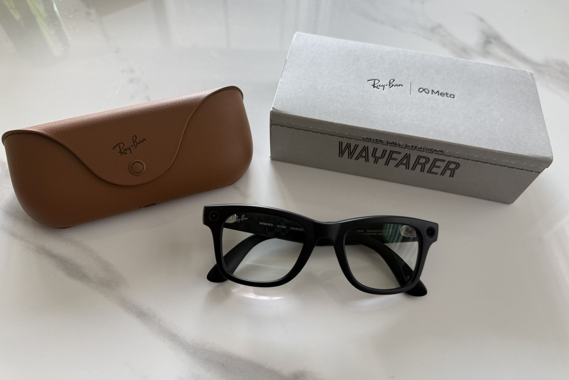 Ray-Ban Meta Wayfarer (Gen 1) – Standard Size Frame with Clear to Graphite Green Transition Lenses