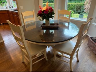 Pedestal kitchen table