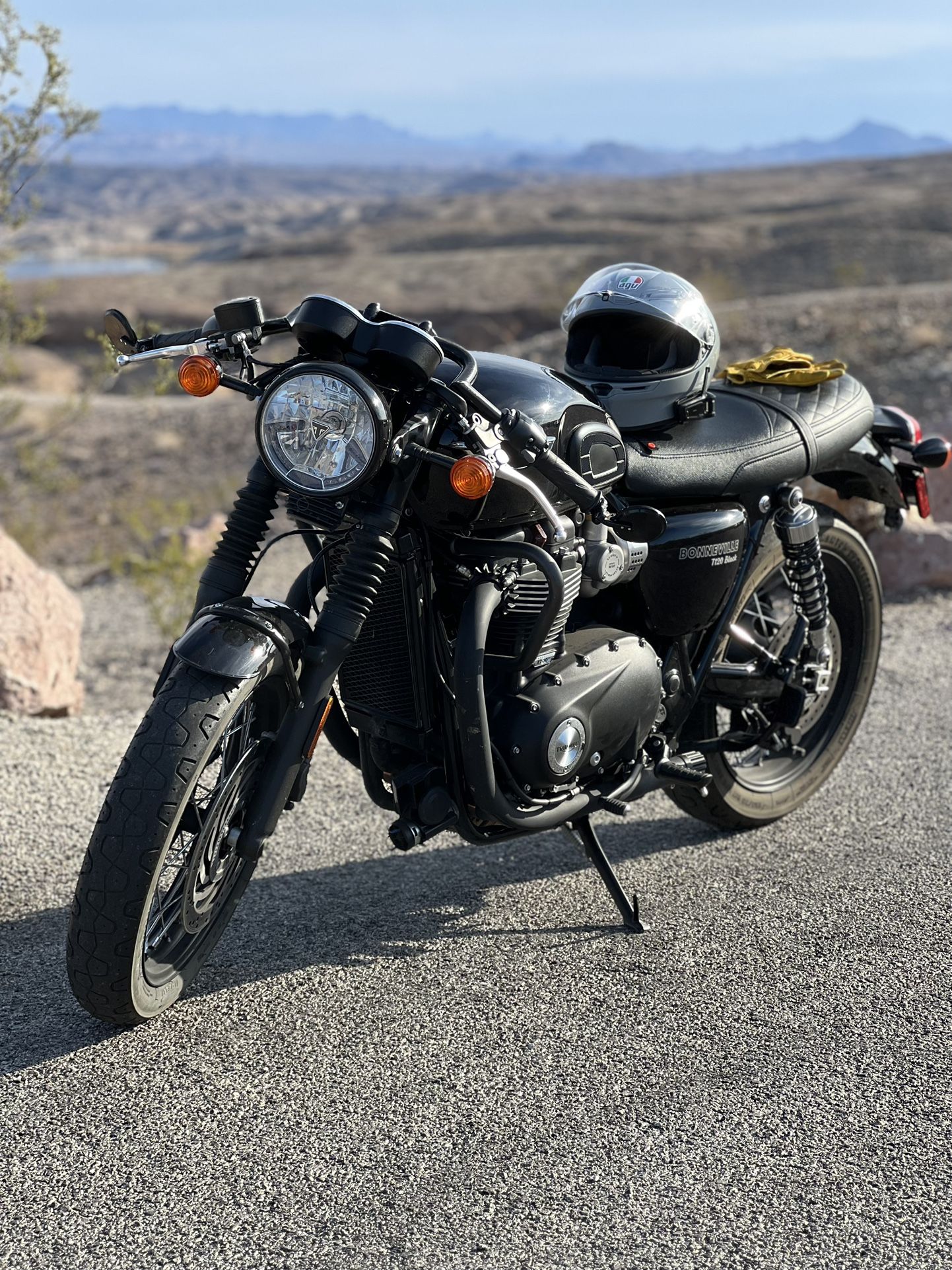 2017 Triumph T120 Black