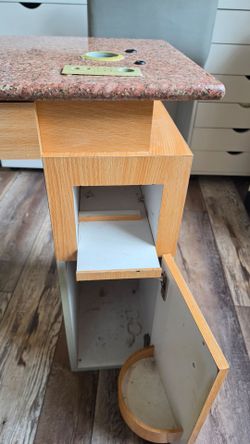 Nail table