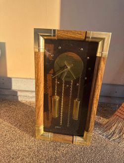 Decorative wall clock