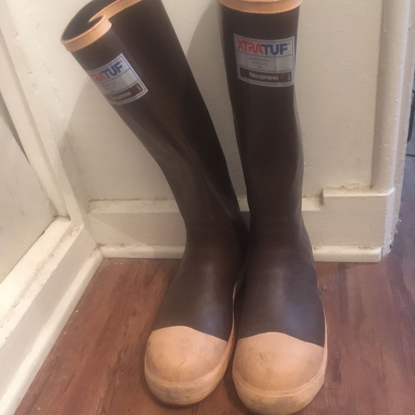 Steel Toed Xtratufs Size 6