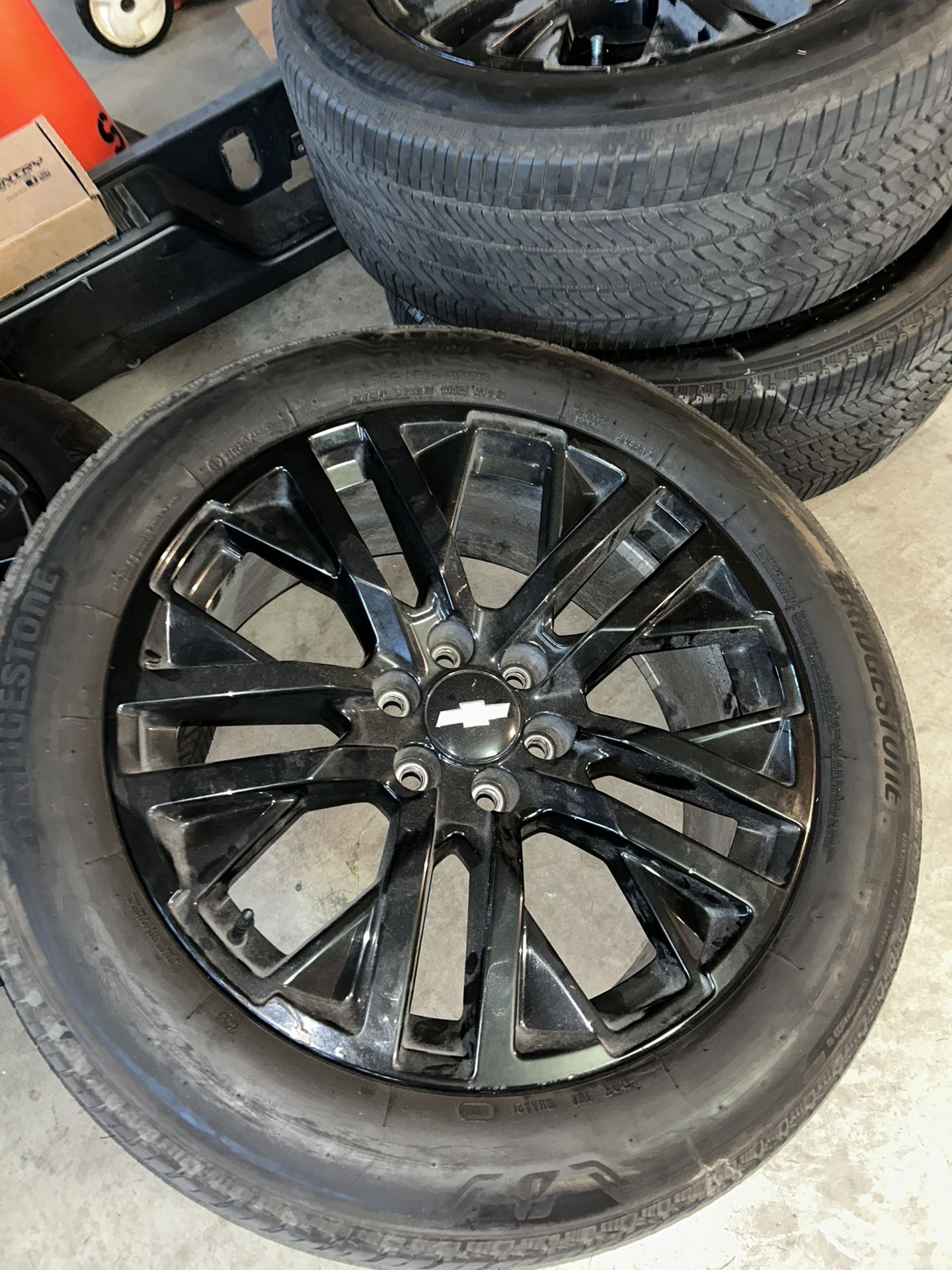 Chevy 22’’s W Tires
