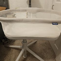 Halo BassiNest Swivel Sleeper