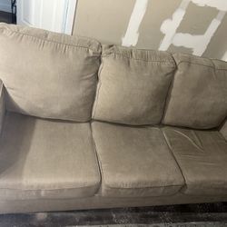 Pull Out Couch - Free