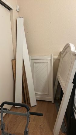 Twin size bed