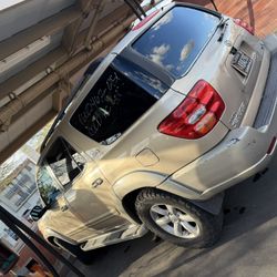 2004 Toyota Sequoia