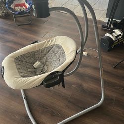 Graco  Baby Swing