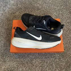 Nike Vomero 18 Running Size 8 Men