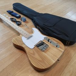 Electric Guitar With Bag And Accessories