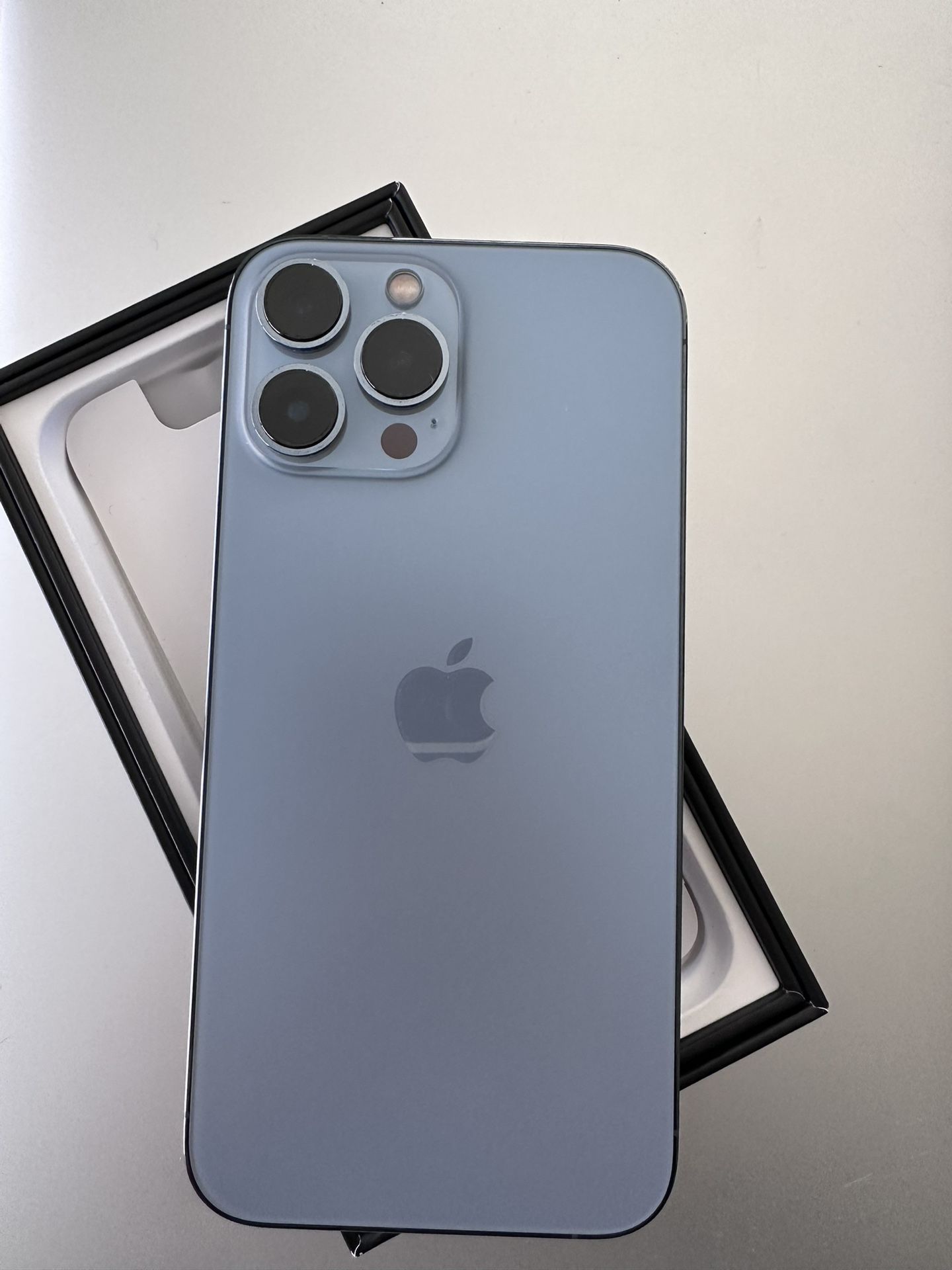 iPhone 13 Pro Max 256GB シルバー 箱付き Amazon.com: Apple iPhone 13 Pro Max, 256GB, Silver - Unlocked