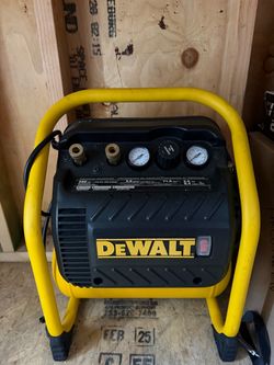 DeWalt 2.5 Gal Trim Air Compressor