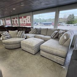 Calnita Sisal 2-Piece RAF Chaise Sectional