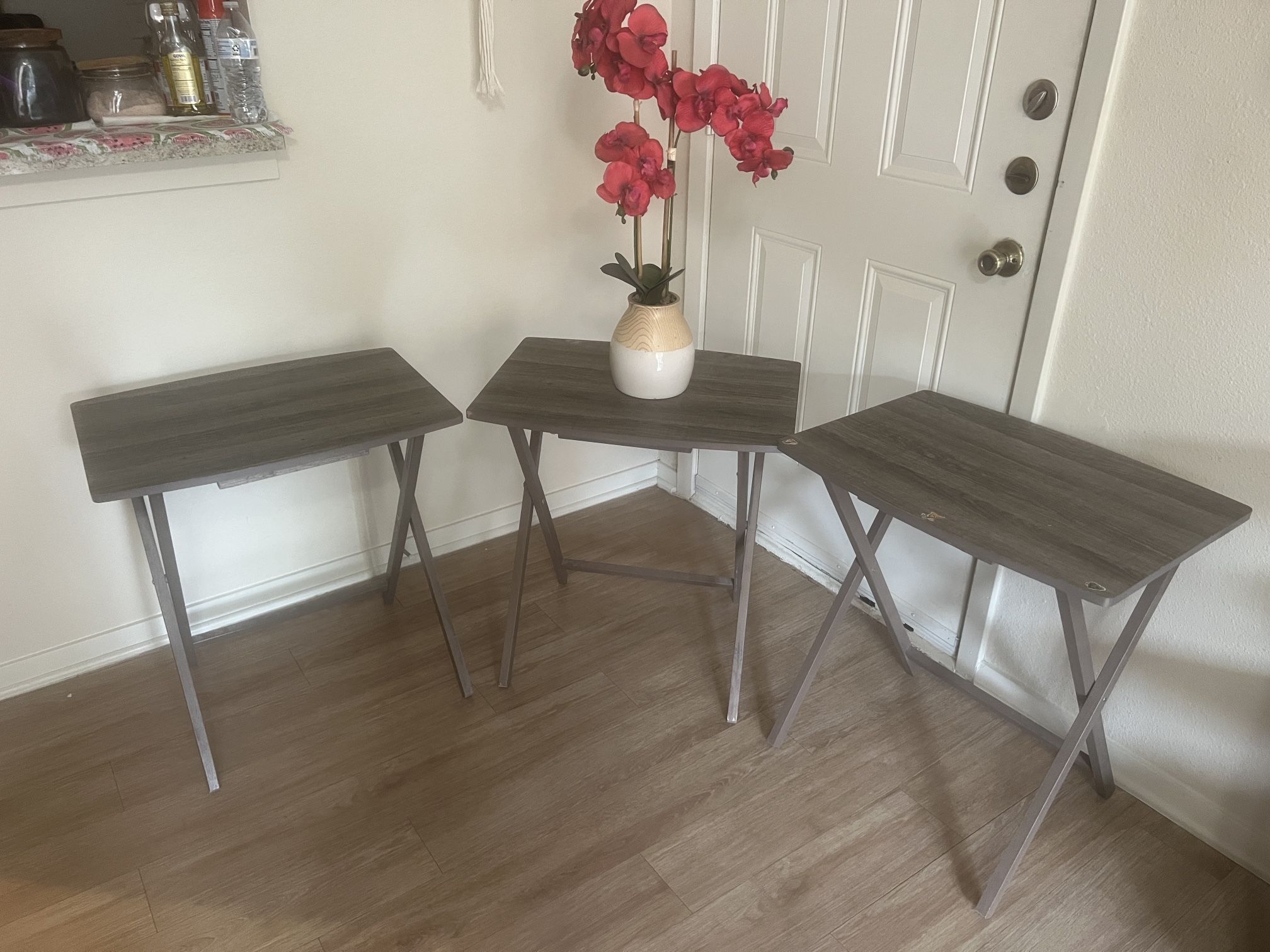 Oversized Tray Tables and Flower for decoration