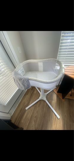 HALO Bassinest Swivel Sleeper Bassinet - $95 OBO