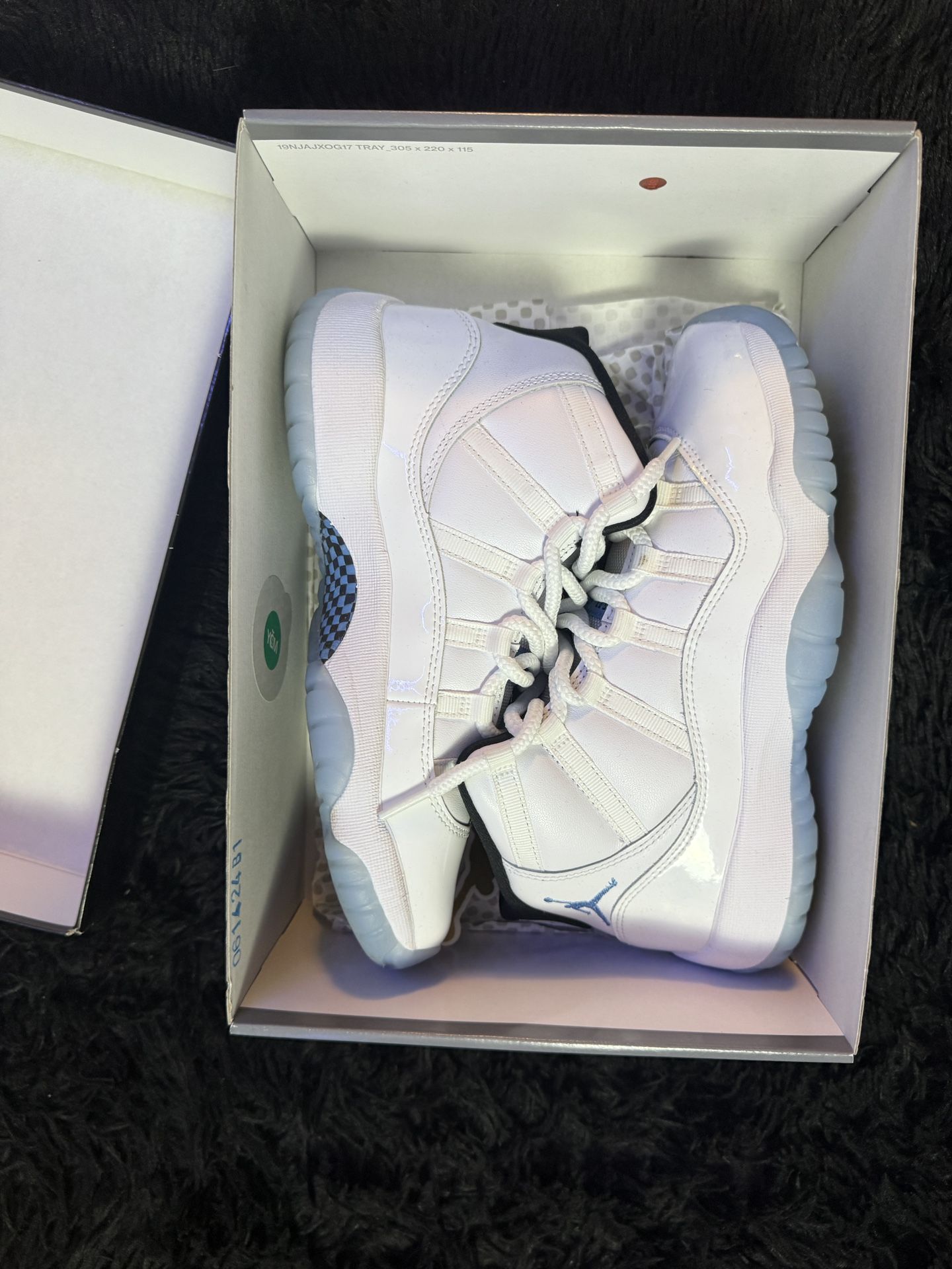 Jordan 11 Legends Blue