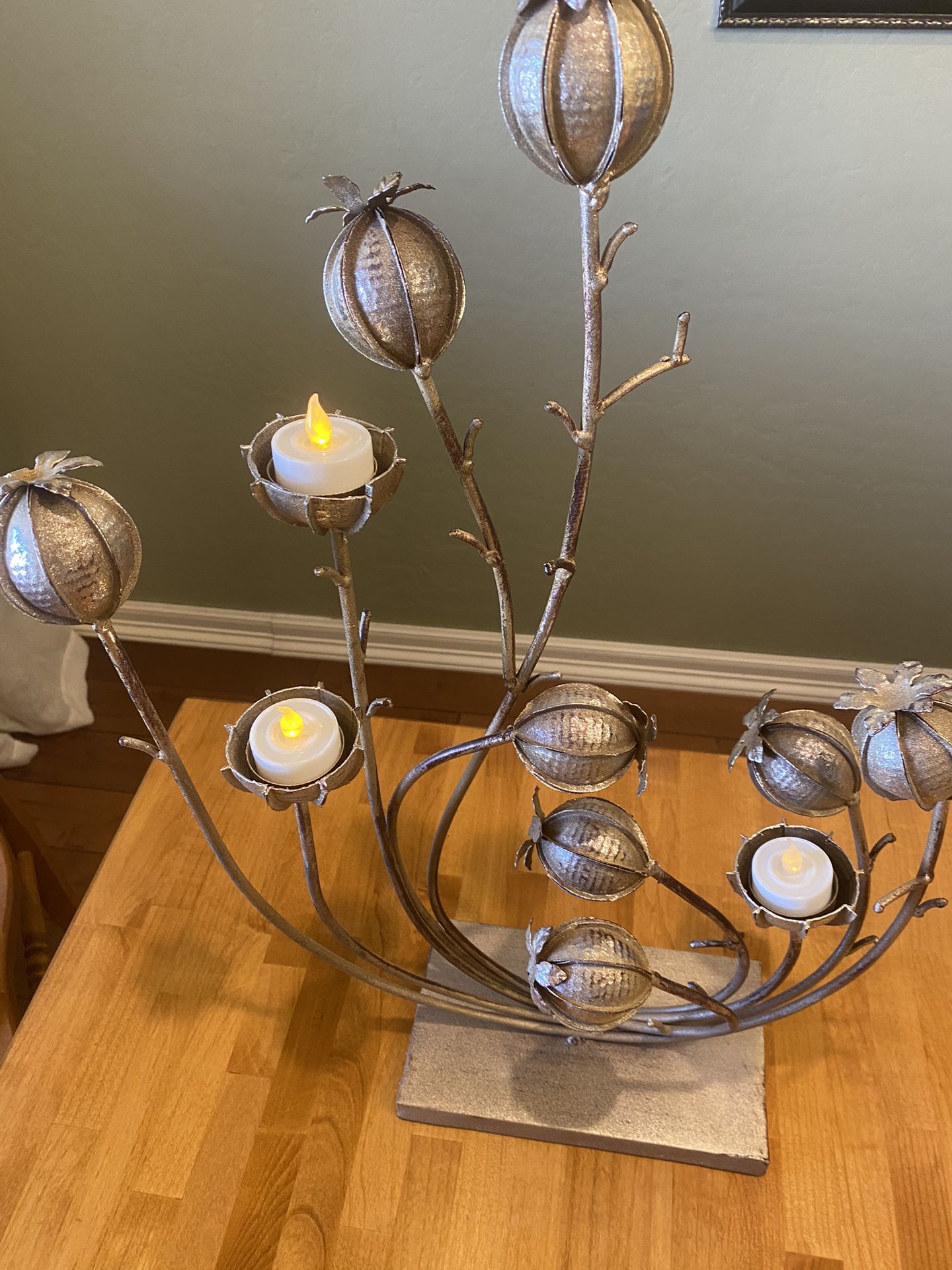 Metal Poppyseed candle holder Farmhouse/ Cottage Decor centerpiece. 23x16 inches. Great condition. Unique accent. I have one Left. 