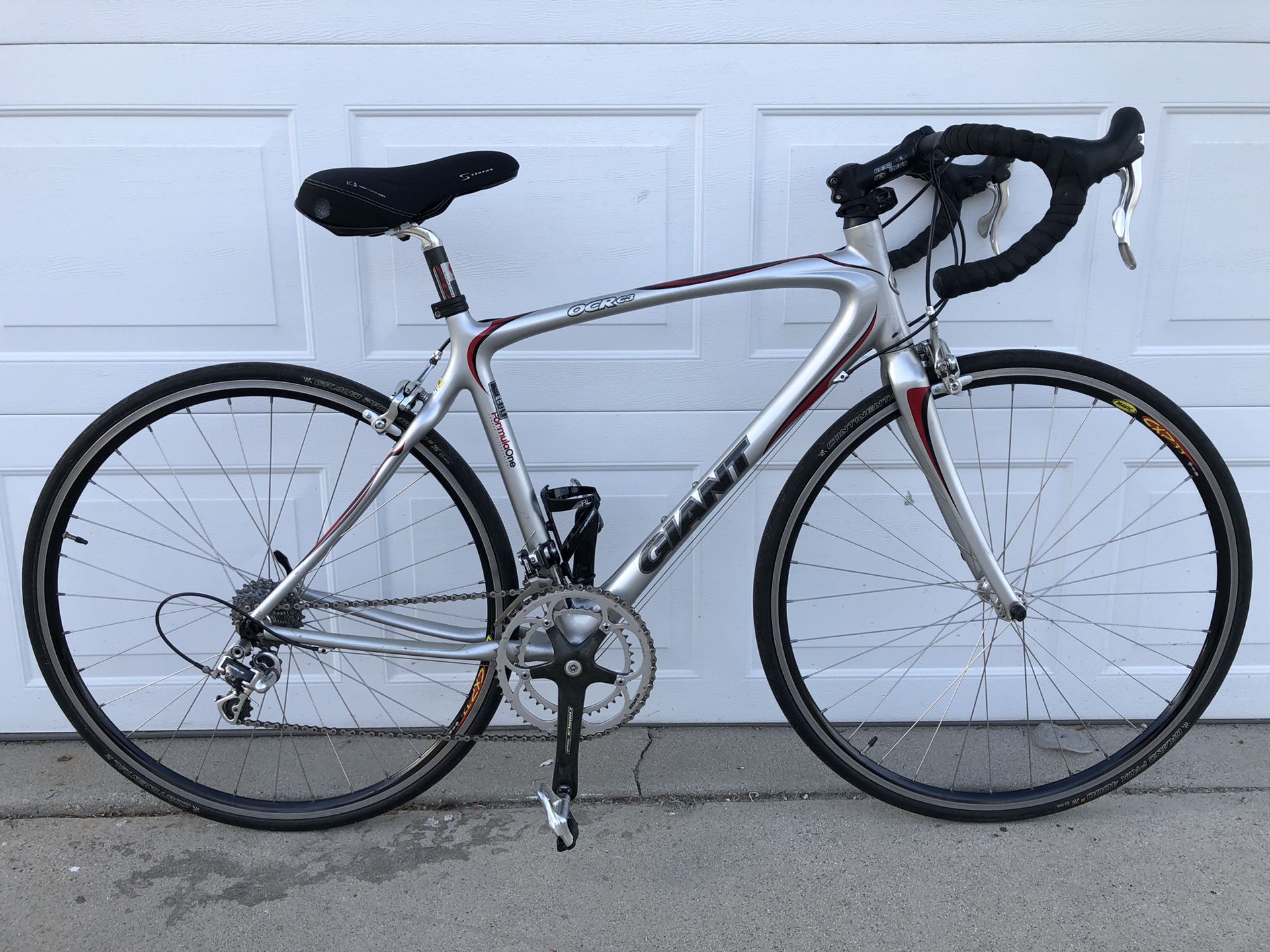 Giant Ocr3 Carbon Fiber Road Bike In Excellent Condition Campagnolo Components Bicycle For Sale In Los Angeles Ca Offerup Giant Ocr3 Carbon Fiber Road Bike In Excellent Condition Campagnolo Components Bicycle For Sale In Los Angeles Ca Offerup