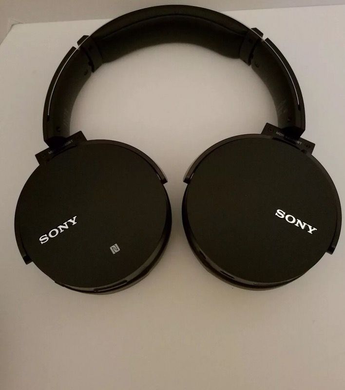 Wireless Sony MDR-XB950Bt Headphones