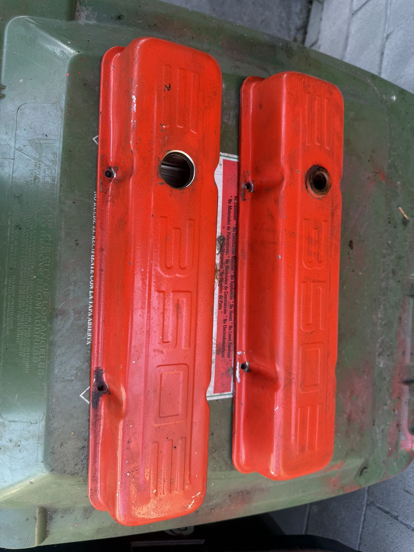 SBC 350 Valve Covers